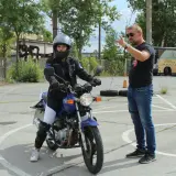 Ile godzin praktyki na prawo jazdy? Sprawdź wymagania dla kategorii